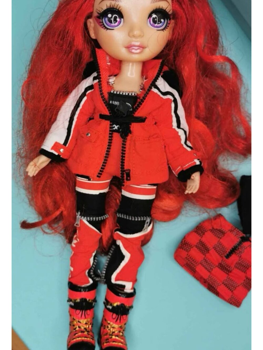 RAINBOW HIGH Doll Ruby Anderson Winter Break toy